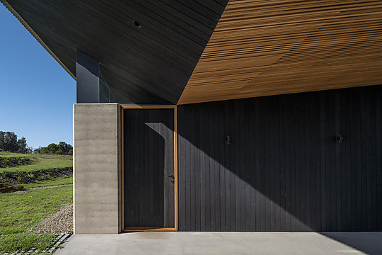 Interior photograph of Mystery Bay House by Kate Hawkins