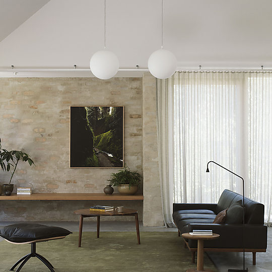 Interior photograph of Kyneton House by Ben Hosking
