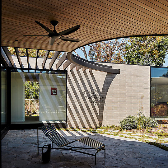 Interior photograph of Mount Martha courtyard  house by Peter Bennetts