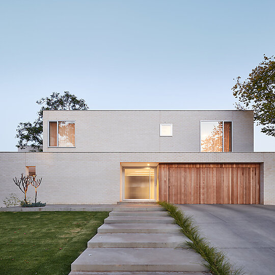 Interior photograph of Jacaranda House by Sam Noonan