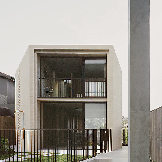 Interior photograph of Bronte House by Rory Gardiner