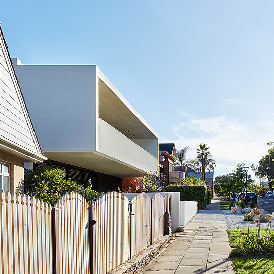 Interior photograph of Frangipani House by Sam Noonan