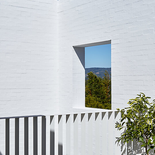 Interior photograph of Frangipani House by Sam Noonan