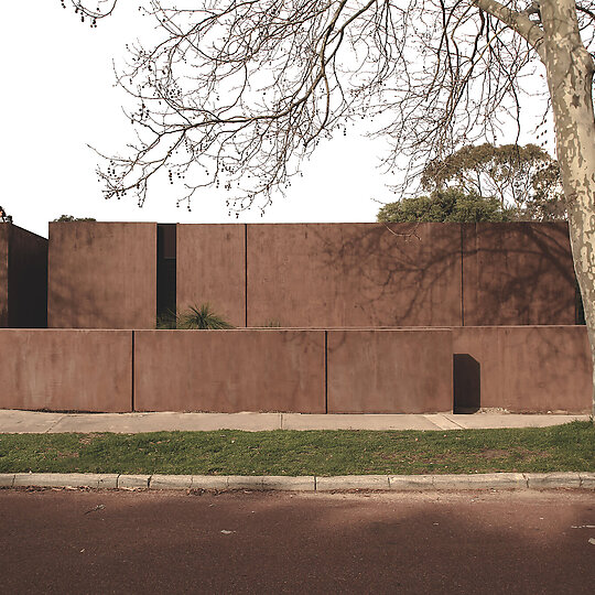 Interior photograph of Enclosed House II by Glenn Russell