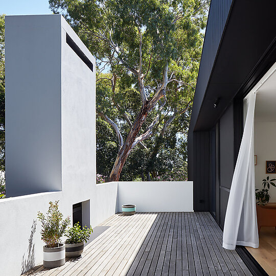 Interior photograph of Mitcham House by Sam Noonan