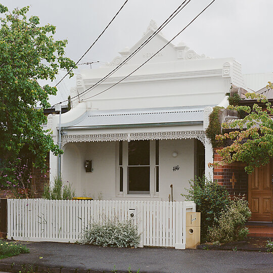 Interior photograph of Fitzroy North House by Rory Gardiner