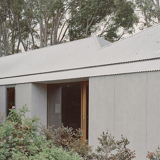 Interior photograph of Mossy Point House by Rory Gardiner