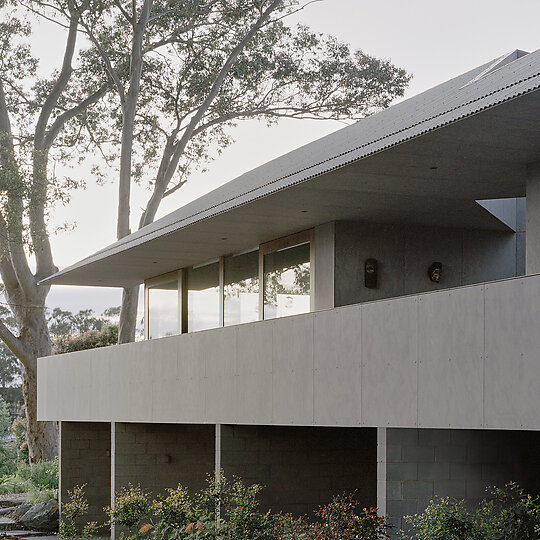 Interior photograph of Mossy Point House by Rory Gardiner