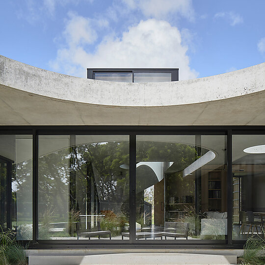 Interior photograph of Casa Bobbanarring by Peter Clarke