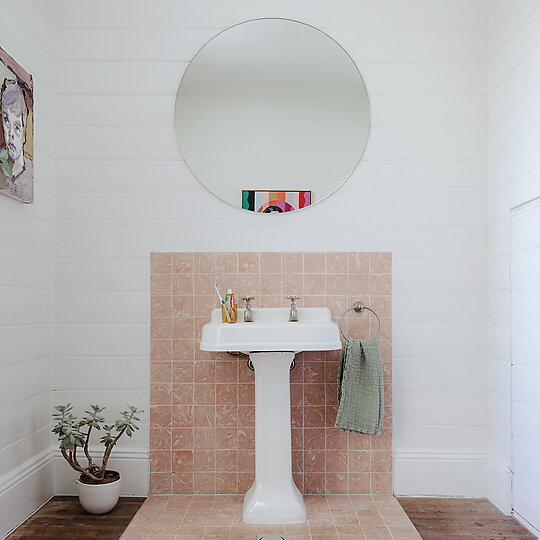 Interior photograph of Bungalow by Hamish McIntosh