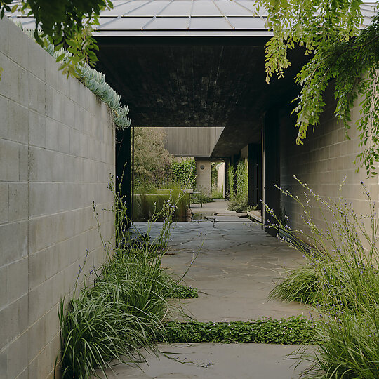 Interior photograph of Merricks Farmhouse by TOM ROSS