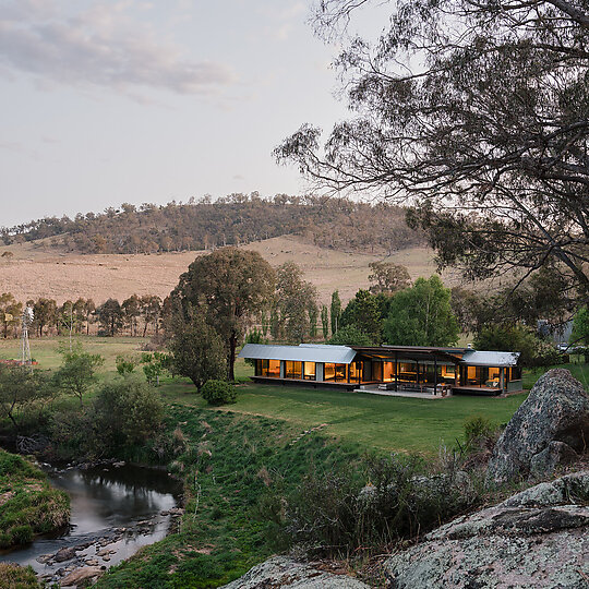 Interior photograph of Fish River House by Clinton Weaver