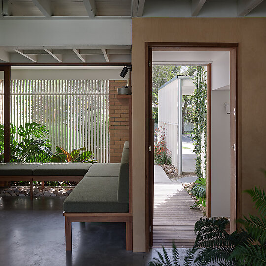 Interior photograph of Carlyle Drive House by Christopher Frederick Jones