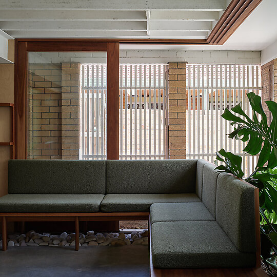 Interior photograph of Carlyle Drive House by Christopher Frederick Jones