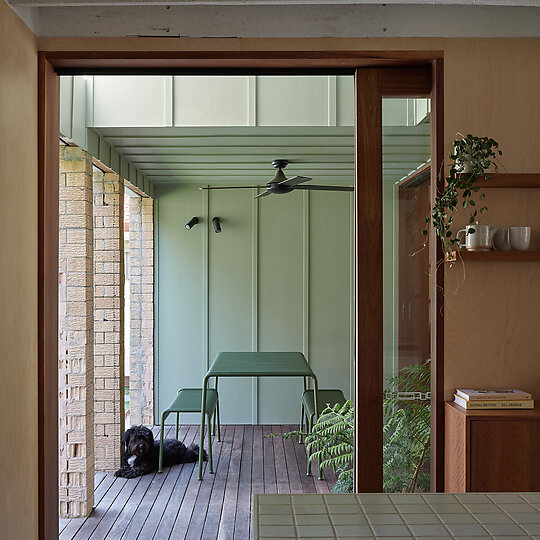 Interior photograph of Carlyle Drive House by Christopher Frederick Jones