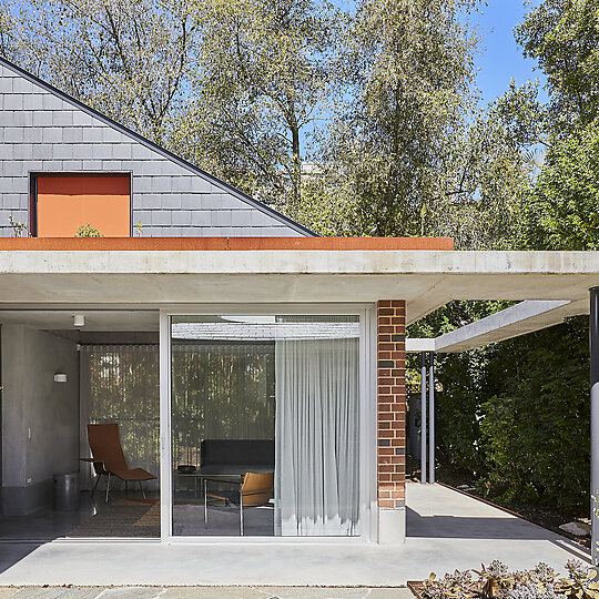 Interior photograph of Courtyard House by Pablo Veiga