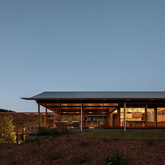 Interior photograph of Kiamba Valley Farmhouse by Andy Macpherson