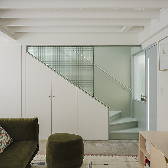 Interior photograph of Sunshine Beach Townhouse by Clinton Weaver