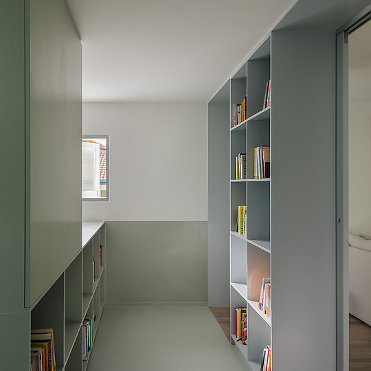 Interior photograph of Sunshine Beach Townhouse by Clinton Weaver