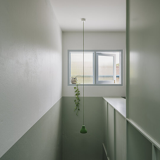 Interior photograph of Sunshine Beach Townhouse by Clinton Weaver