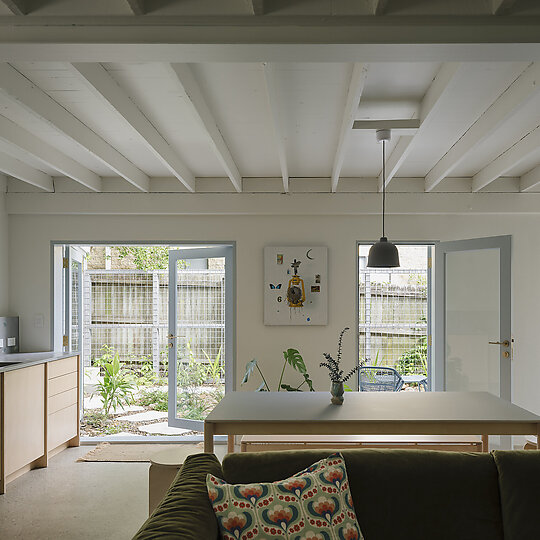 Interior photograph of Sunshine Beach Townhouse by Clinton Weaver