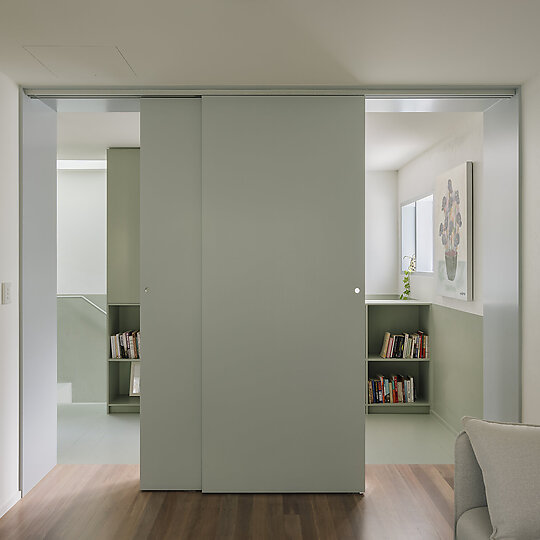 Interior photograph of Sunshine Beach Townhouse by Clinton Weaver