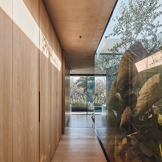 Interior photograph of Gully House by Peter Bennetts