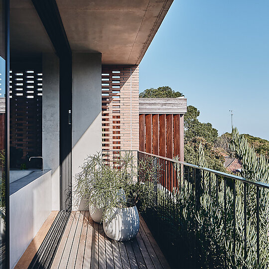 Interior photograph of Gully House by Peter Bennetts