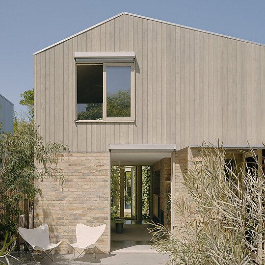 Interior photograph of Dennis House by Tom Ross