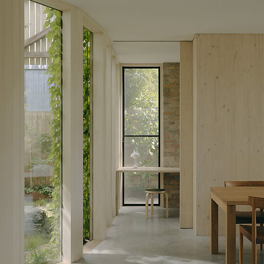 Interior photograph of Dennis House by Tom Ross