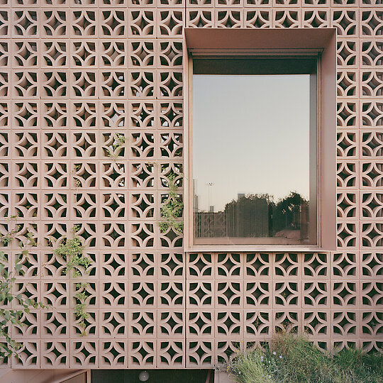 Interior photograph of Garden Tower House by Rory Gardiner