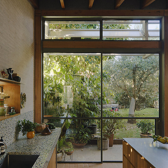 Interior photograph of Bob's Bungalow by Tom Ross