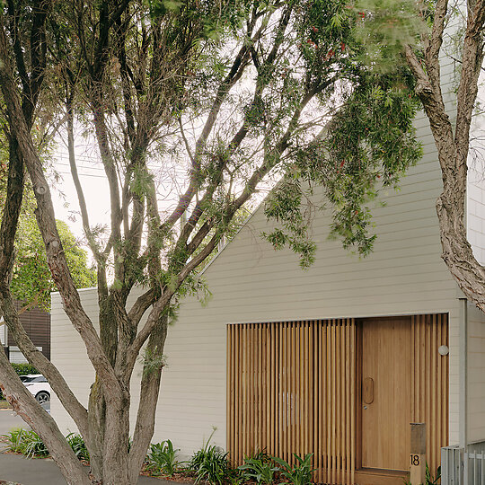 Interior photograph of Courtyard House by Tom Ross