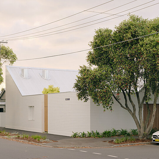 Interior photograph of Courtyard House by Tom Ross