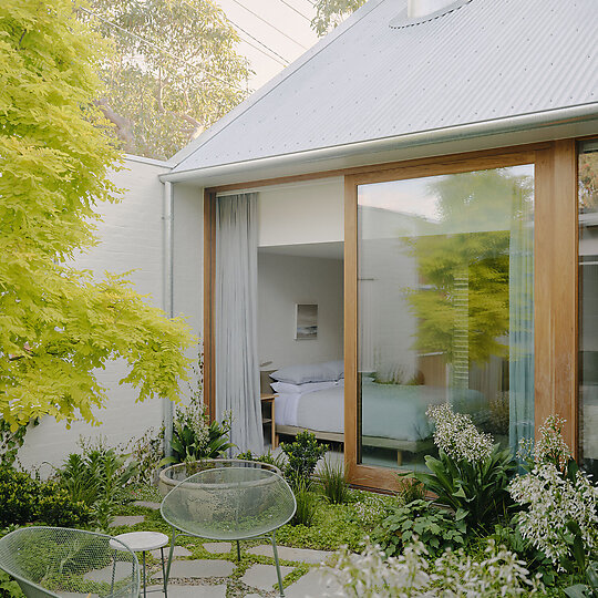 Interior photograph of Courtyard House by Tom Ross