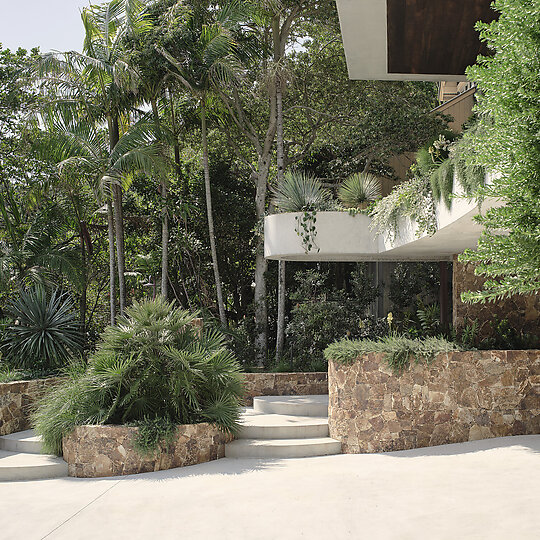 Interior photograph of Brahminy House by David Chatfield 