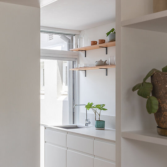 Interior photograph of Balmoral Apartment by Katherine Lu