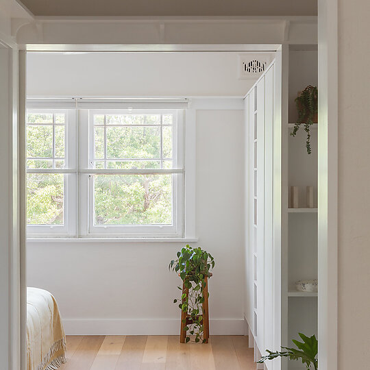 Interior photograph of Balmoral Apartment by Katherine Lu