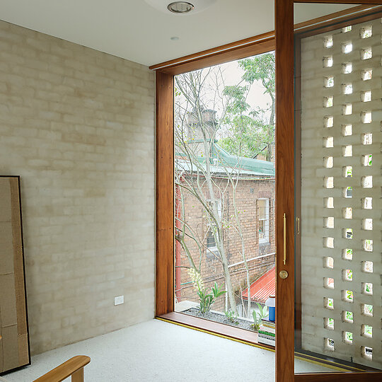 Interior photograph of Apartment in a Terrace House by Clinton Weaver