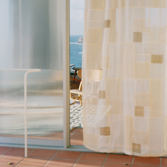 Interior photograph of TAMARAMA HOUSE by Rory Gardiner