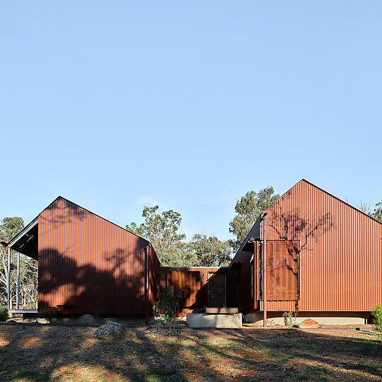 Interior photograph of Ochre House by Anne Stroud