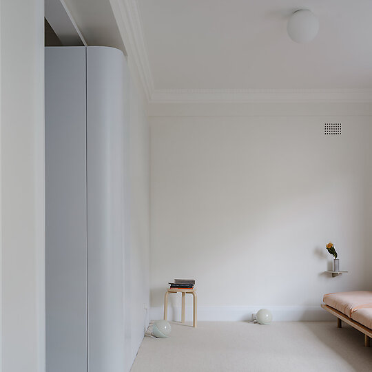 Interior photograph of Onslow Gardens Apartment by Hamish McIntosh