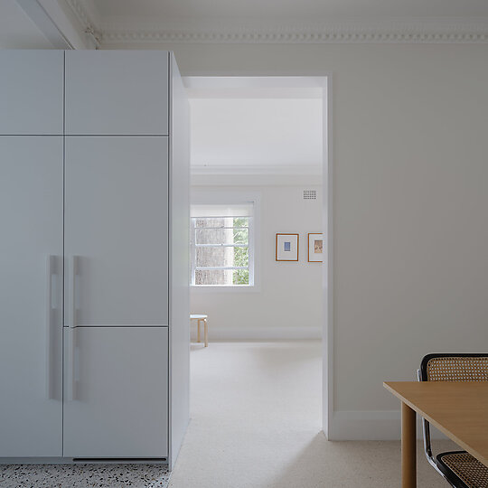 Interior photograph of Onslow Gardens Apartment by Hamish McIntosh