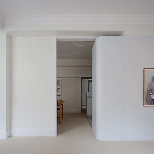 Interior photograph of Onslow Gardens Apartment by Hamish McIntosh