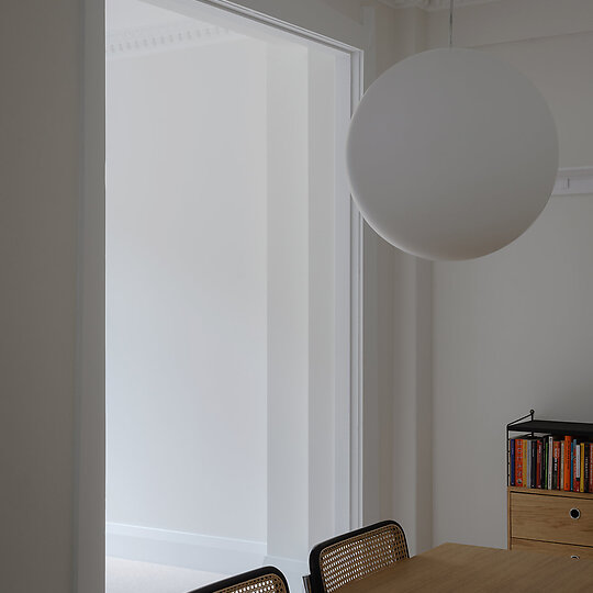 Interior photograph of Onslow Gardens Apartment by Hamish McIntosh