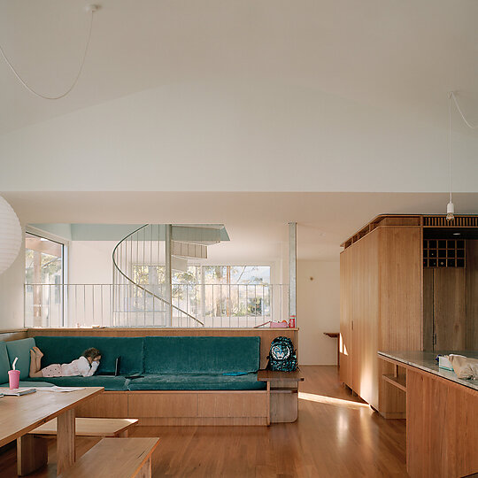 Interior photograph of High Tide House by Rory Gardiner