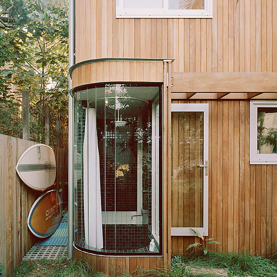 Interior photograph of High Tide House by Rory Gardiner