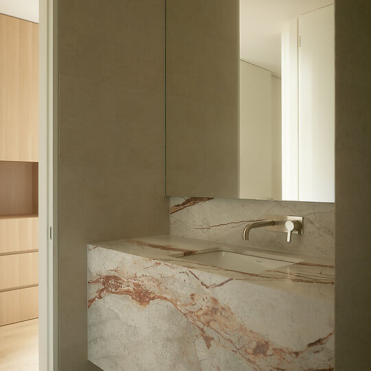 Interior photograph of Brighton Apartment by Alex Reinders