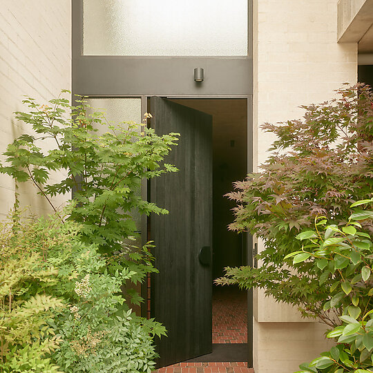 Interior photograph of Brighton Apartment by Alex Reinders