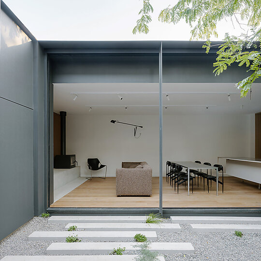 Interior photograph of Bluestone House by Hamish McIntosh